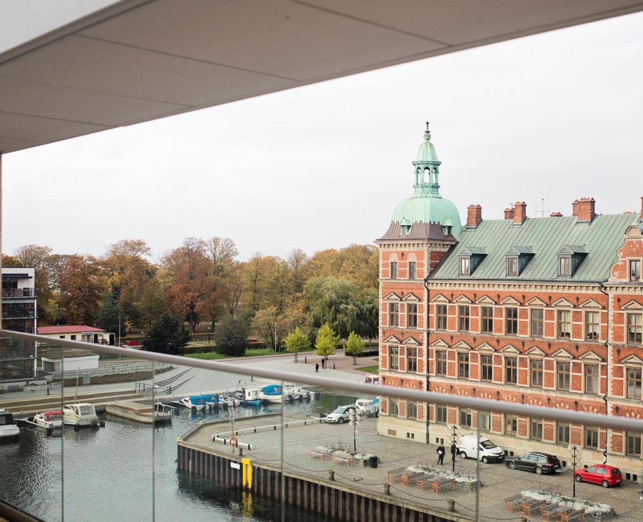 Hotel Oeresund Conference & Spa ランツクルーナ エクステリア 写真